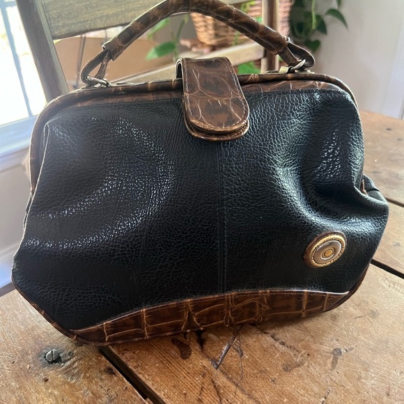 Faux Leather Vintage Black and Brown Handbag - Picture 3 of 4